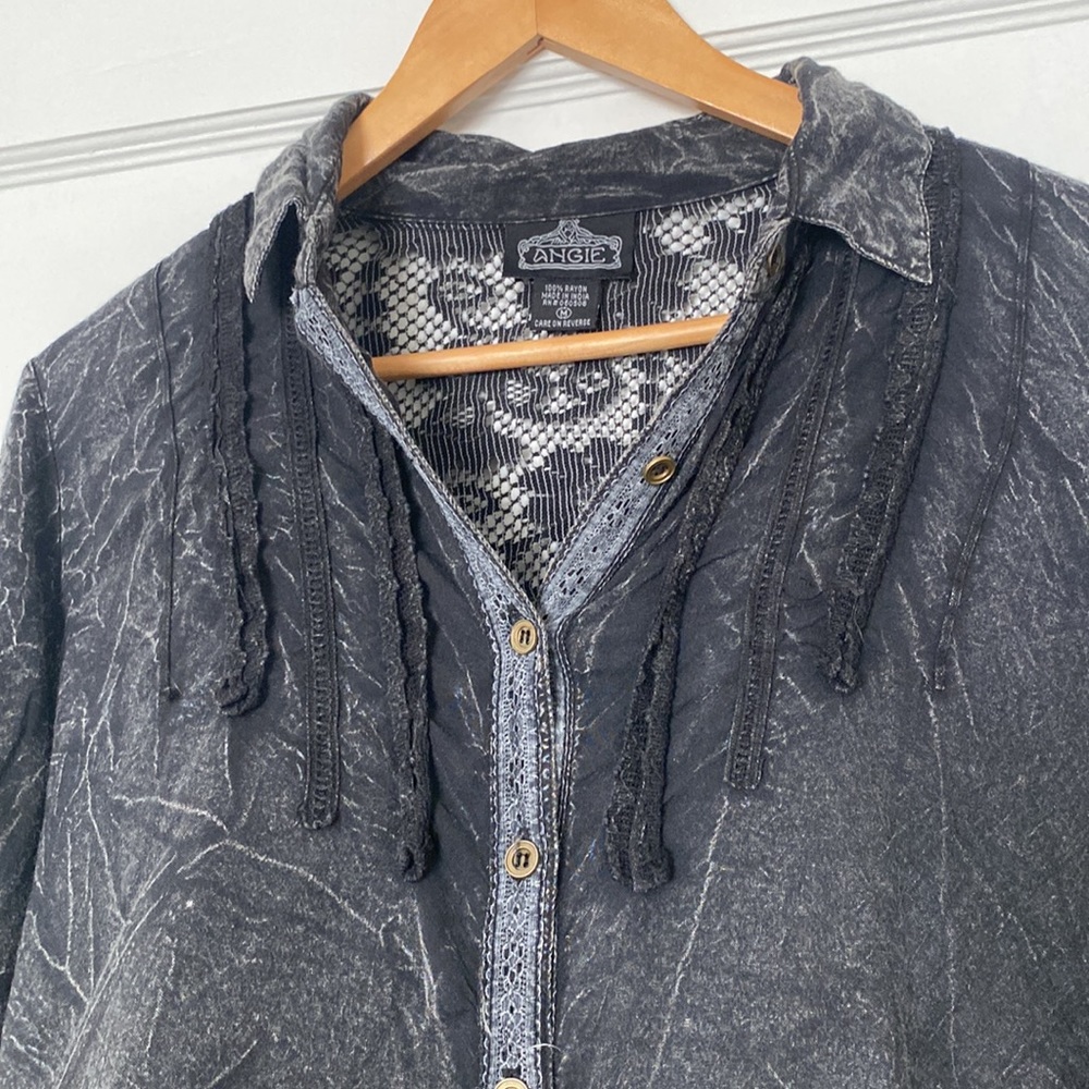 Button up blouse - Picture 3 of 4